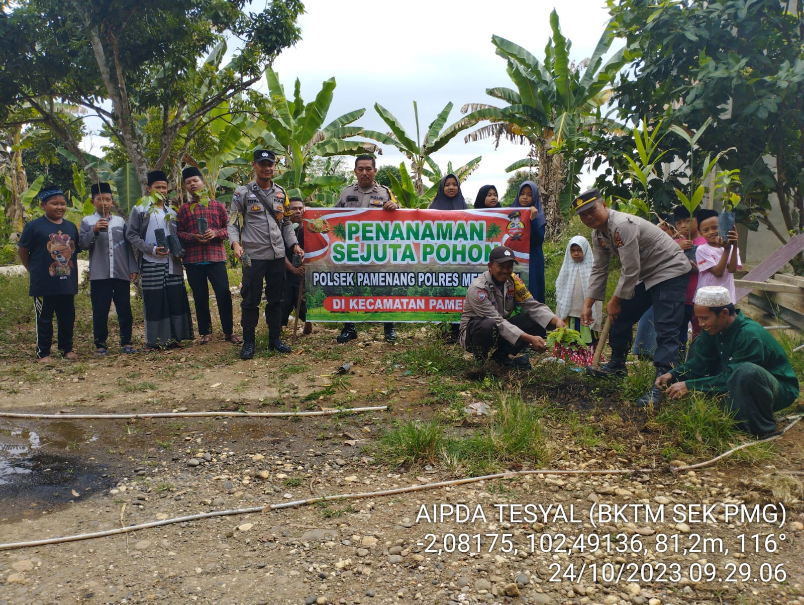 Polsek Pamenang Laksanakan penanaman Pohon Penghijauan,Jajaran Polsek Pamenang Edukasi Warga dan Himbau Larangan Membakar Lahan