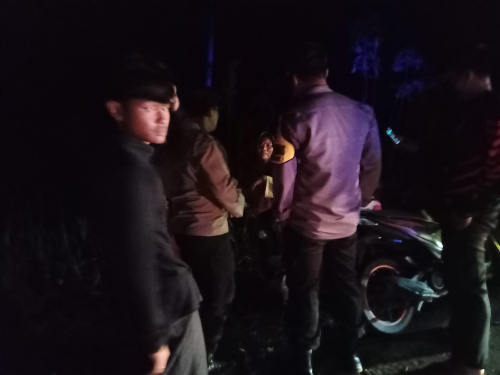 Patroli Gagalkan Upaya Bunuh Diri Seorang Wanita,Personil Serahkan Korban ke Keluarganya