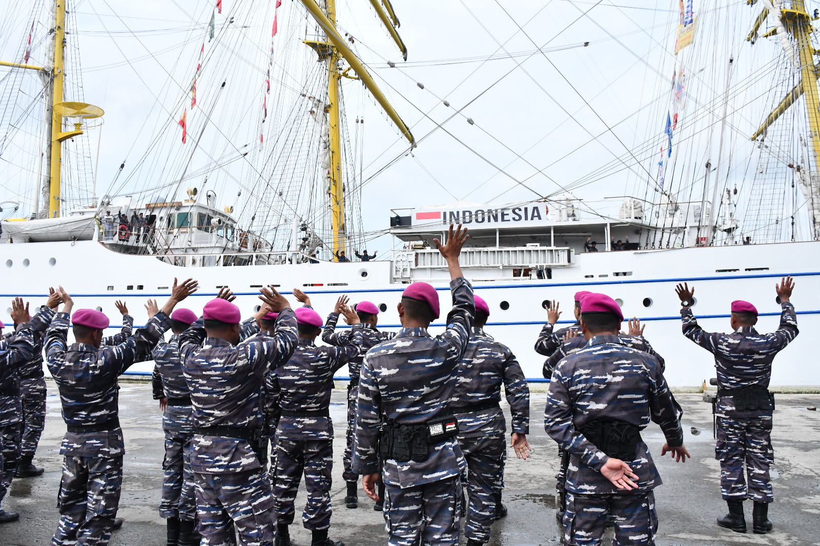 Danlantamal I Melepas Keberangkatan KRI Bima Suci Melanjutkan Pelayaran Ke Surabaya