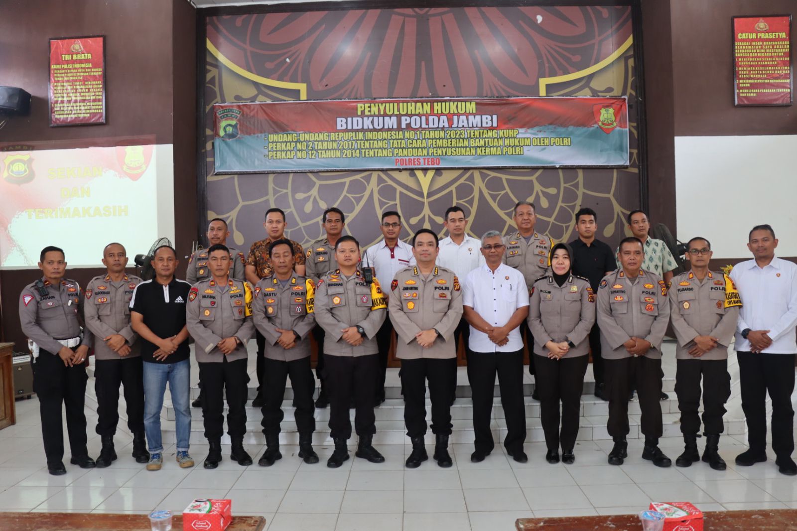 Tim Penyuluhan Hukum Polda Jambi Di Pimpin Kabid Kum Kombes Pol Jhon H. Ginting. S. Ik MH. melaksanakan Penyuluhan Hukum Di Polres Tebo