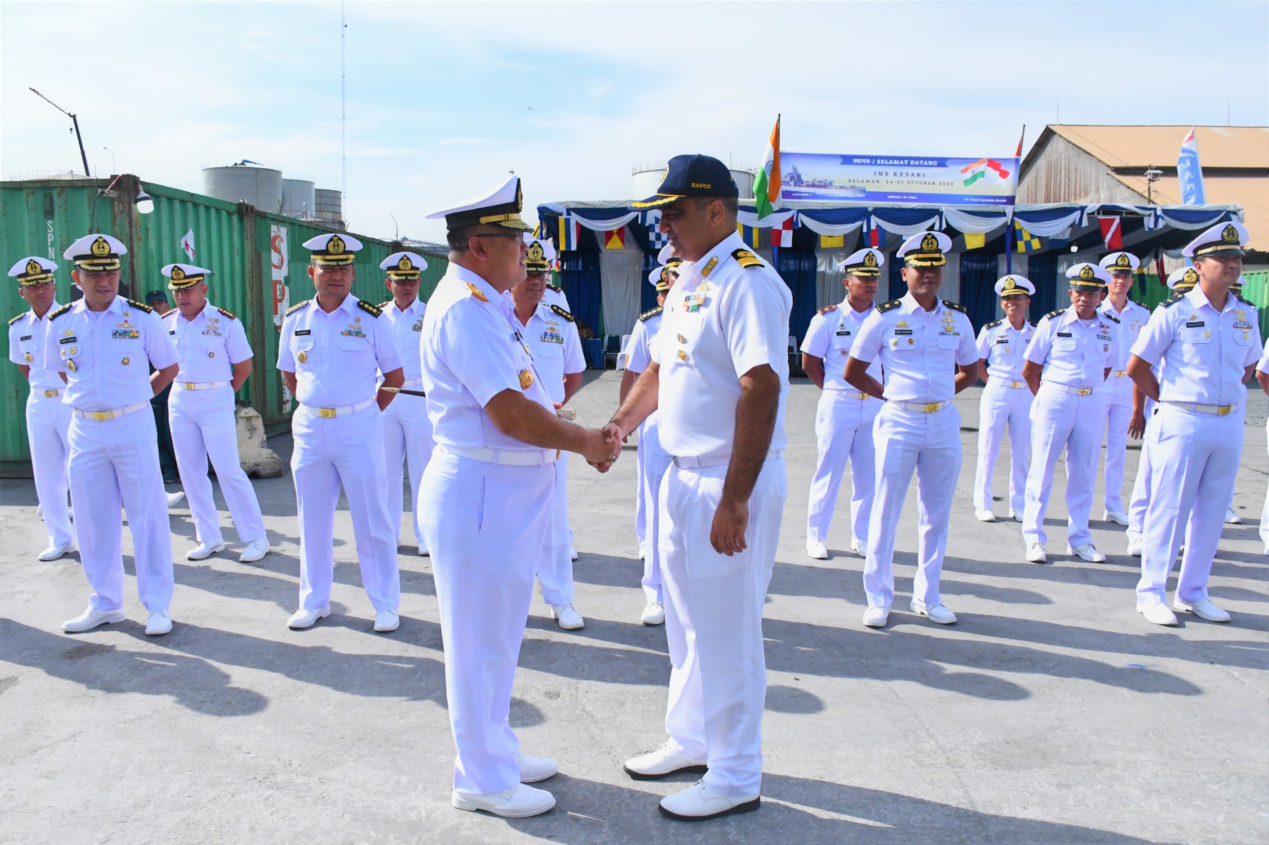 Danlantamal I Lepas Keberangkatan Kapal Perang India INS Kesari L-15 di Dermaga Pelindo Belawan