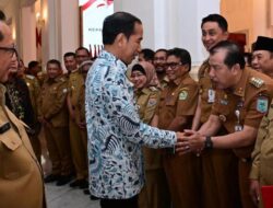 H Mukti Dukung Penuh Kinerja KPU dan Banwaslu Bupati Merangin Hadiri Undangan Presiden