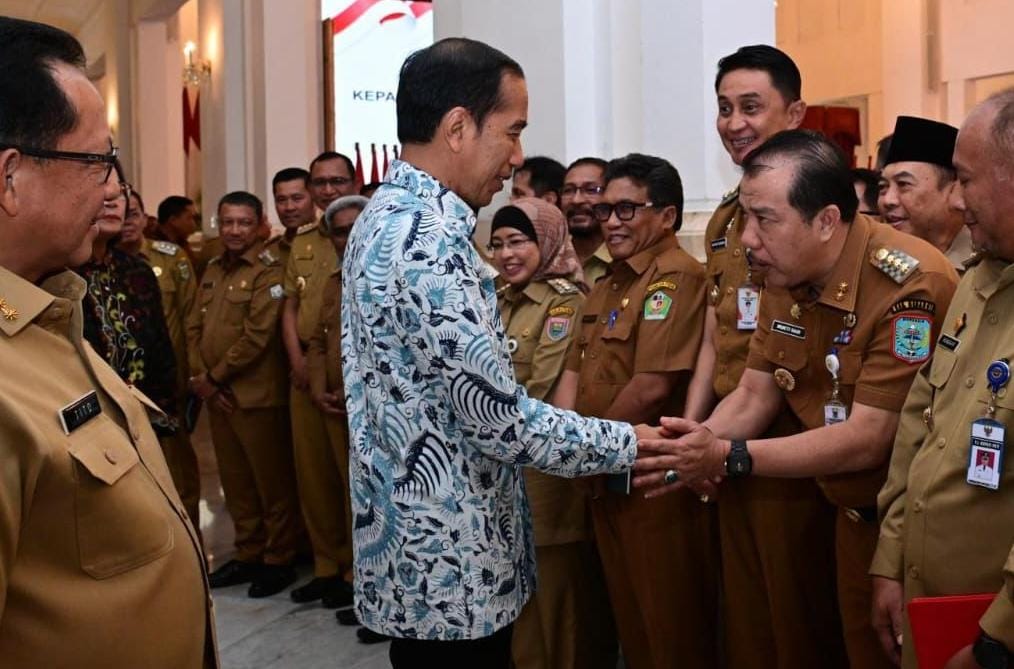 H Mukti Dukung Penuh Kinerja KPU dan Banwaslu Bupati Merangin Hadiri Undangan Presiden