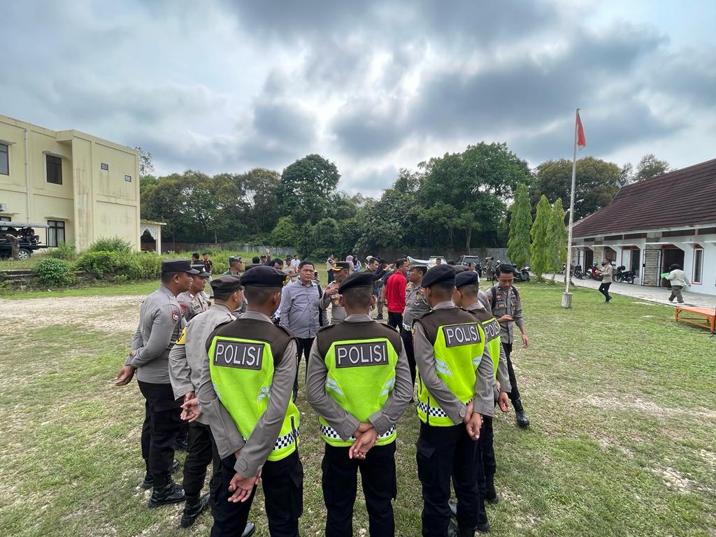 Polres Sarolangun Lakukan Pengamanan Dalam Penertiban APK Dan APS Pemilu 2024