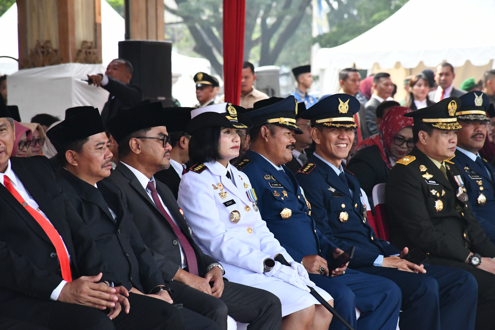 Komandan Lanal Bandung Ikuti Upacara dan Ziarah Nasional Peringatan Hari Pahlawan Ke-78 Tahun 2023 Tingkat Provinsi Jawa Barat