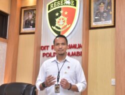 Personel Subdit II/Harda Ditreskrimum Polda Jambi dan 4 Personil Sat Reskrim Polresta Jambi meraih penghargaan dan Pin Emas