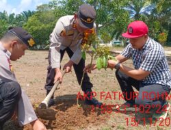 Penanaman pohon secara serentak dan berkelanjutan di Wilkum Polsek Tabir Selatan.