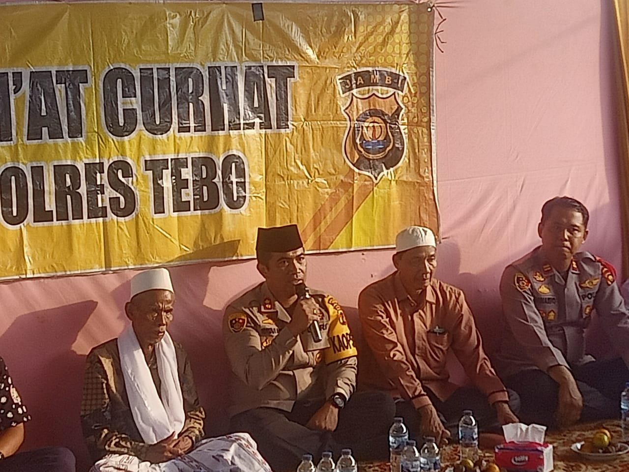 Kapolres Tebo Melaksanakan Jum’at Curhat Di Ponpes Bustanul Imshaf Al Islami Tebo Ilir