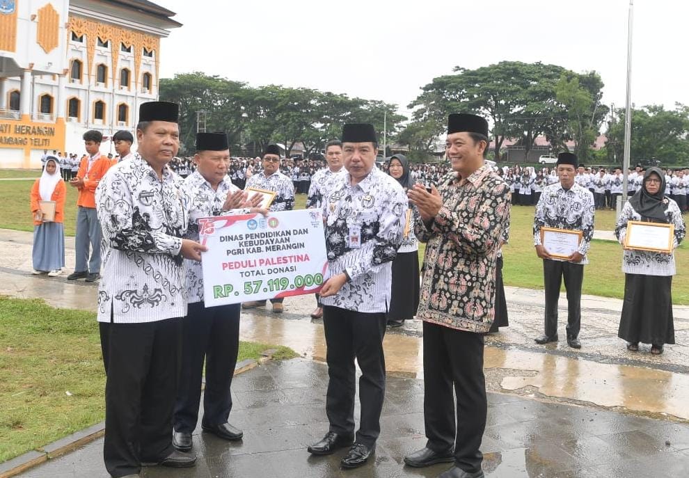 H Mukti: Masih Banyak Guru Honorer, Perlu Perhatian Pj Bupati Pimpin Upacaa Peringatan PGRI ke-78 dan Hari Guru 2023