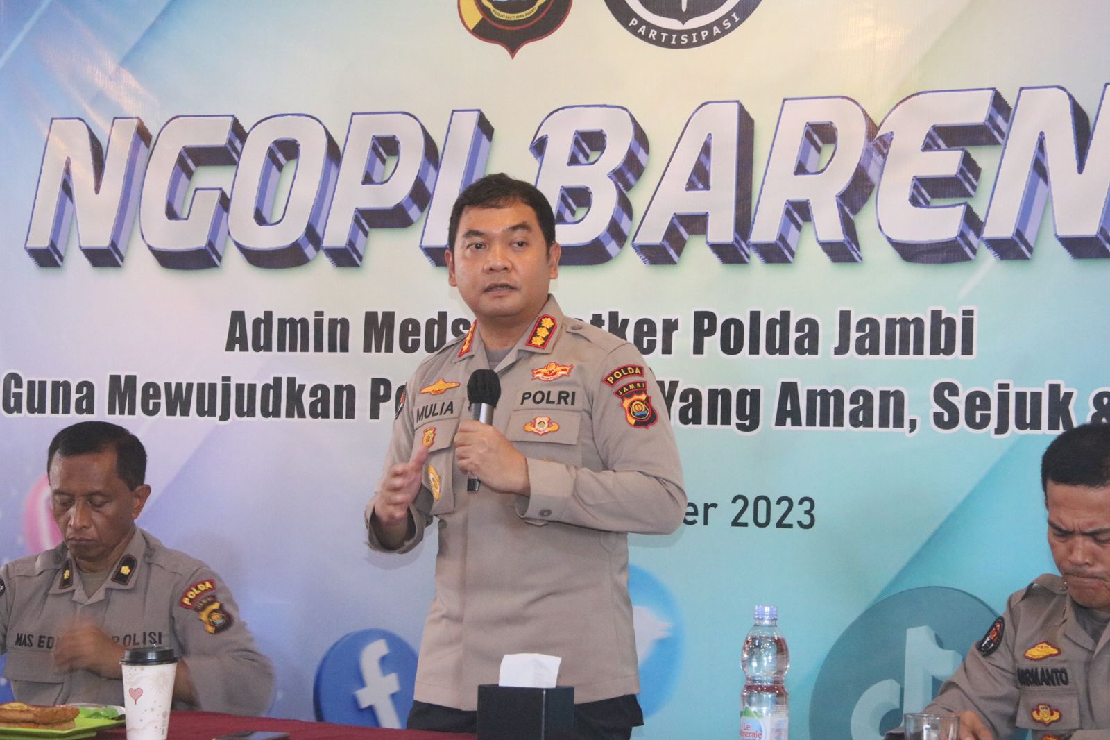 Wujudkan Pemilu 2024 Aman dan Damai, Kabid Humas Ngopi Bareng Admin Medsos Satker Polda Jambi*