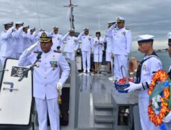 Danlanal Bintan Pimpin Upacara Tabur Bunga di Perairan Tanjung Uban Dalam Rangka Hari Armada RI Ke-78 Tahun 2023