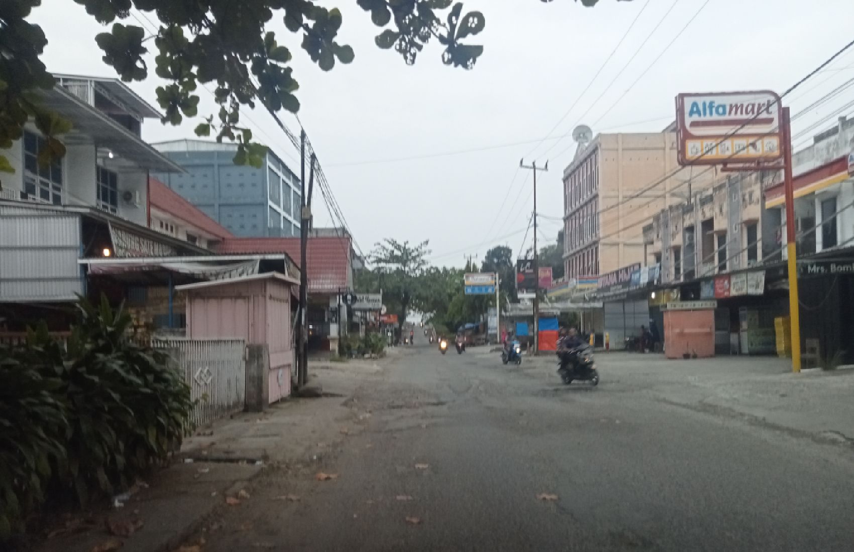 Jalan Rusak dan Minimnya Rambu Jalan Dalam Kota, Dinas Pekerjaan Umum dan Dinas Perhubungan tidak Peduli