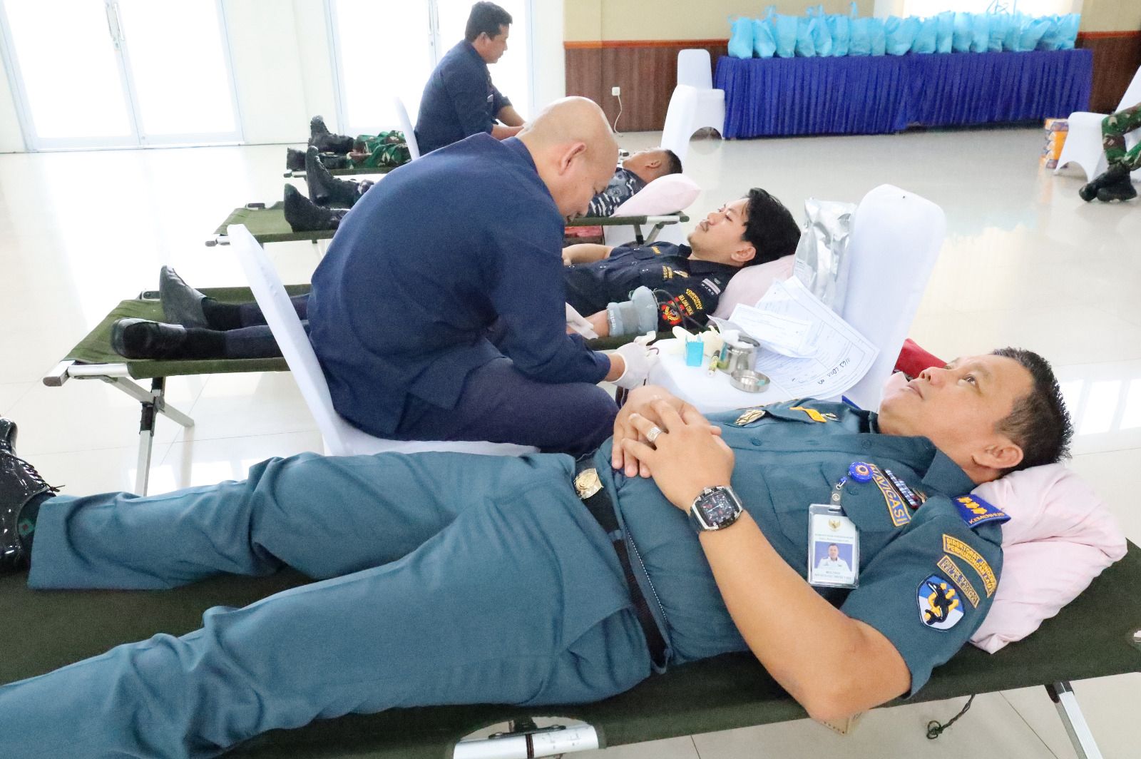 Dalam Rangka Hari Armada RI Tahun 2023, Lanal Dumai Gelar Bakti Sosial Donor Darah dan Pembagian Paket Sembako