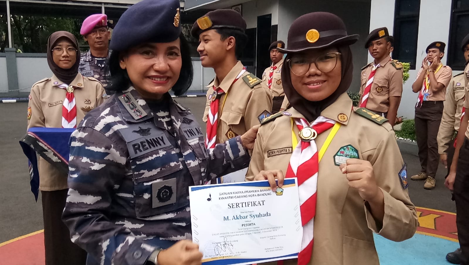 Komandan Lanal Bandung Pimpin Upacara Penutupan Diklatsar Saka Bahari Kota Bandung