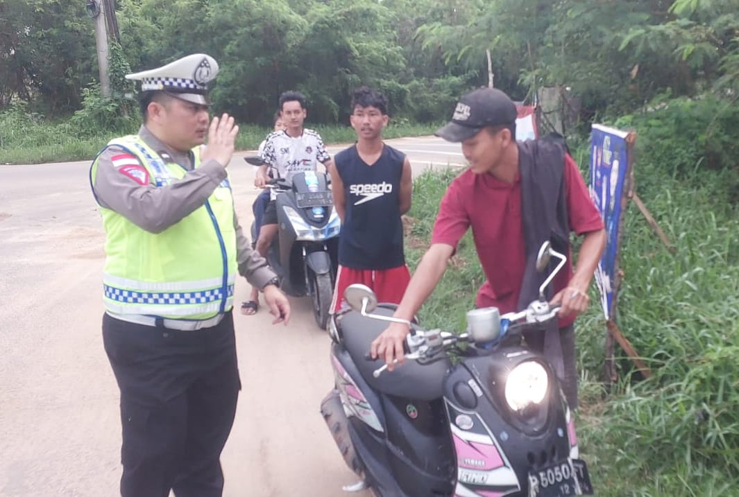 Polres Bintan Turunkan Personil Dipagi Hari Atur Lalulintas Agar Tetap Lancar