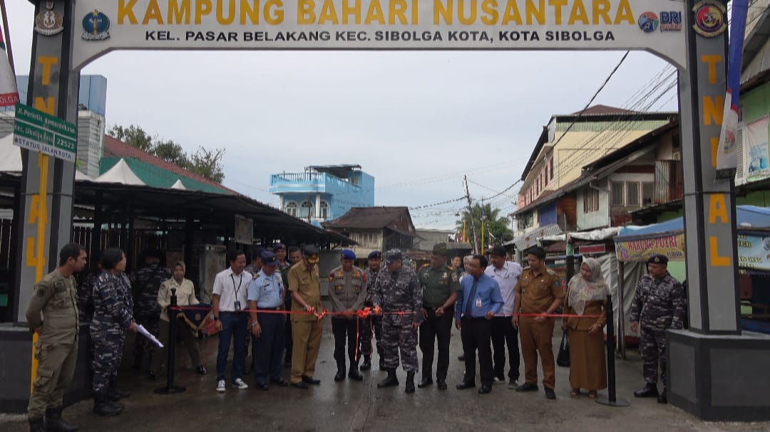 Lanal Sibolga Bersama Forkopimda Sibolga Laksanakan Peresmian Kampung Bahari Nusantara TA. 2023 di Kelurahan Pasar Belakang Kota Sibolga