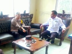 Kapolsek Pelepat Ayo Bersama menjaga situasi kondusif menjelang Pemilu 2024