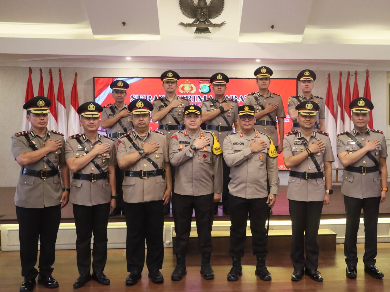 Kapolres Metro Jakarta Utara Pimpin Sertijab Pejabat Lama dan Pejabat Baru di Polres Metro Jakarta Utara