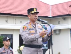 Kapolres Tebo Akbp  l Wayan Arta Ariawan SH. S. Ik. MH  Sebagai Pimpinan Apel Pada Acara Gelar Pasukan  Operasi  Dalam Rangka Pengamanan Natal 2023 Dan Tahun Baru 2024 Dihalaman Polres Tebo