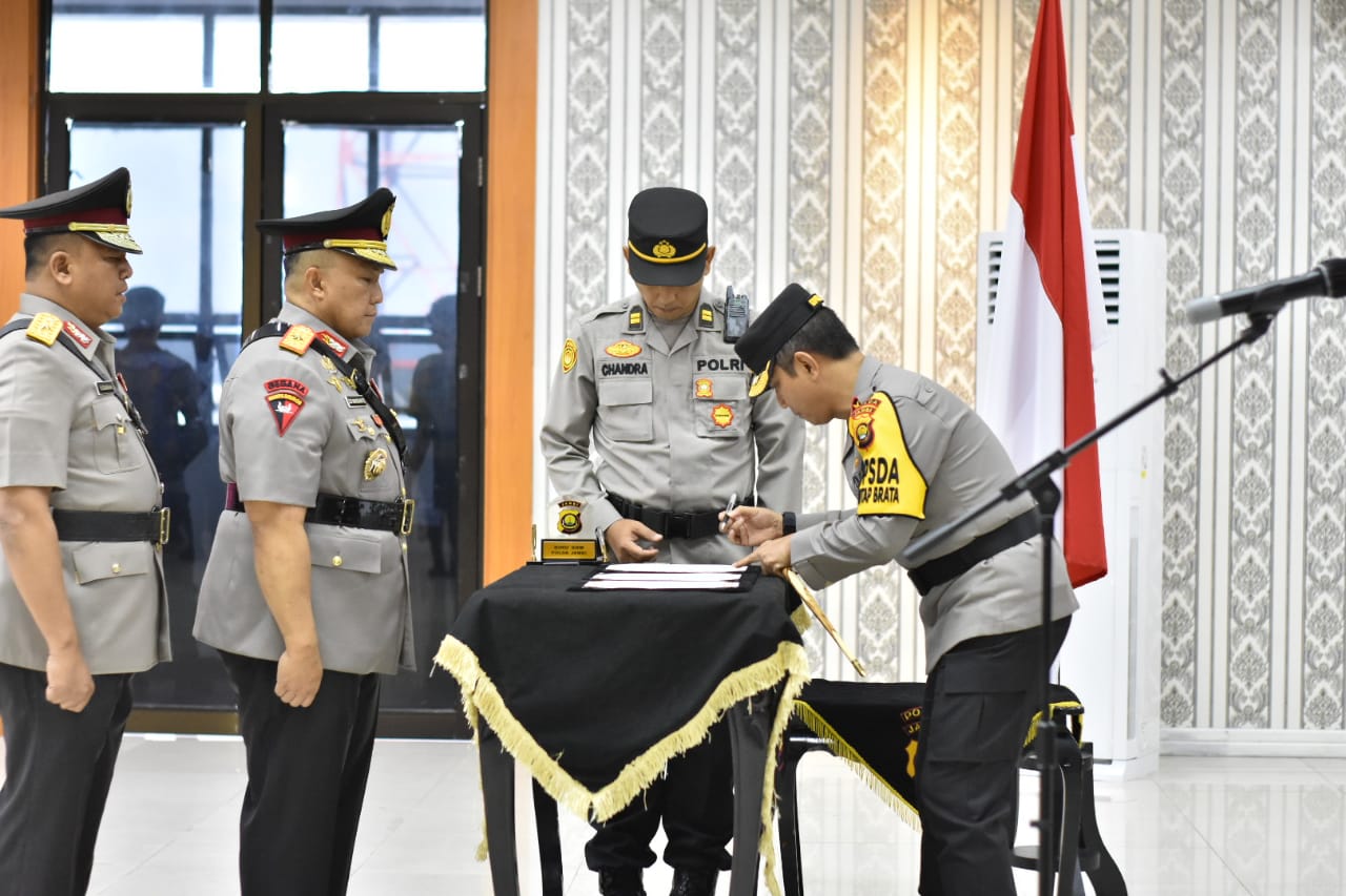 Kapolda Jambi Irjen Pol Rusdi Hartono Pimpin Acara Serah Terima Jabatan Wakapolda Jambi