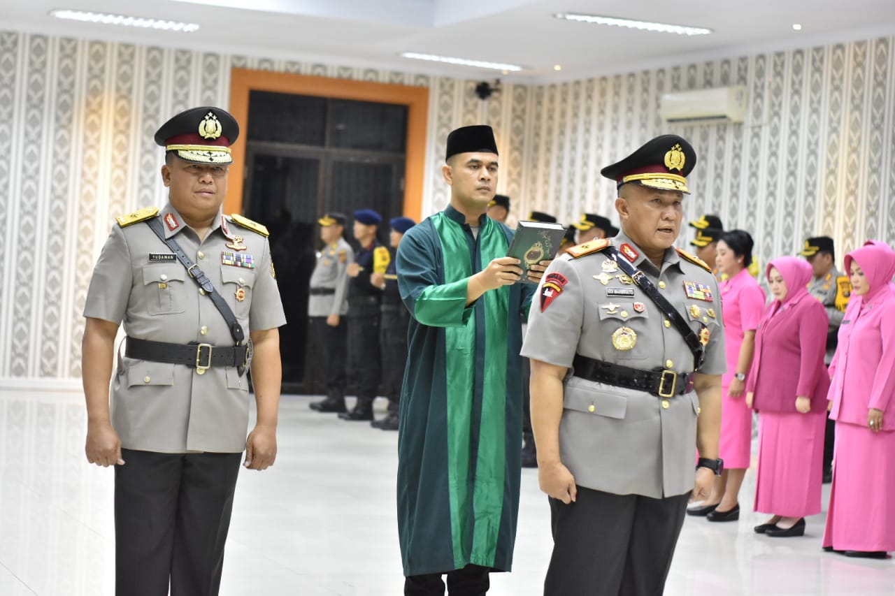 Kapolda Jambi Irjen Pol Rusdi Hartono pimpin acara Serah Terima Jabatan (Sertijab) Wakapolda Jambi.