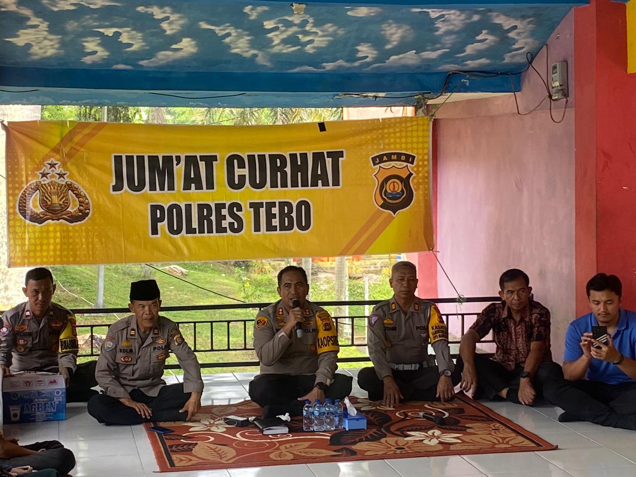 Jum’at Curhat Kapolres Tebo Akbp I Wayan Arta Ariawan SH. S. Ik. MH Mendengarkan  Keluhan Masyarakat Tentang Gangguan Kamtibmas Di Tanggo Rajo Kel Tebingtinggi