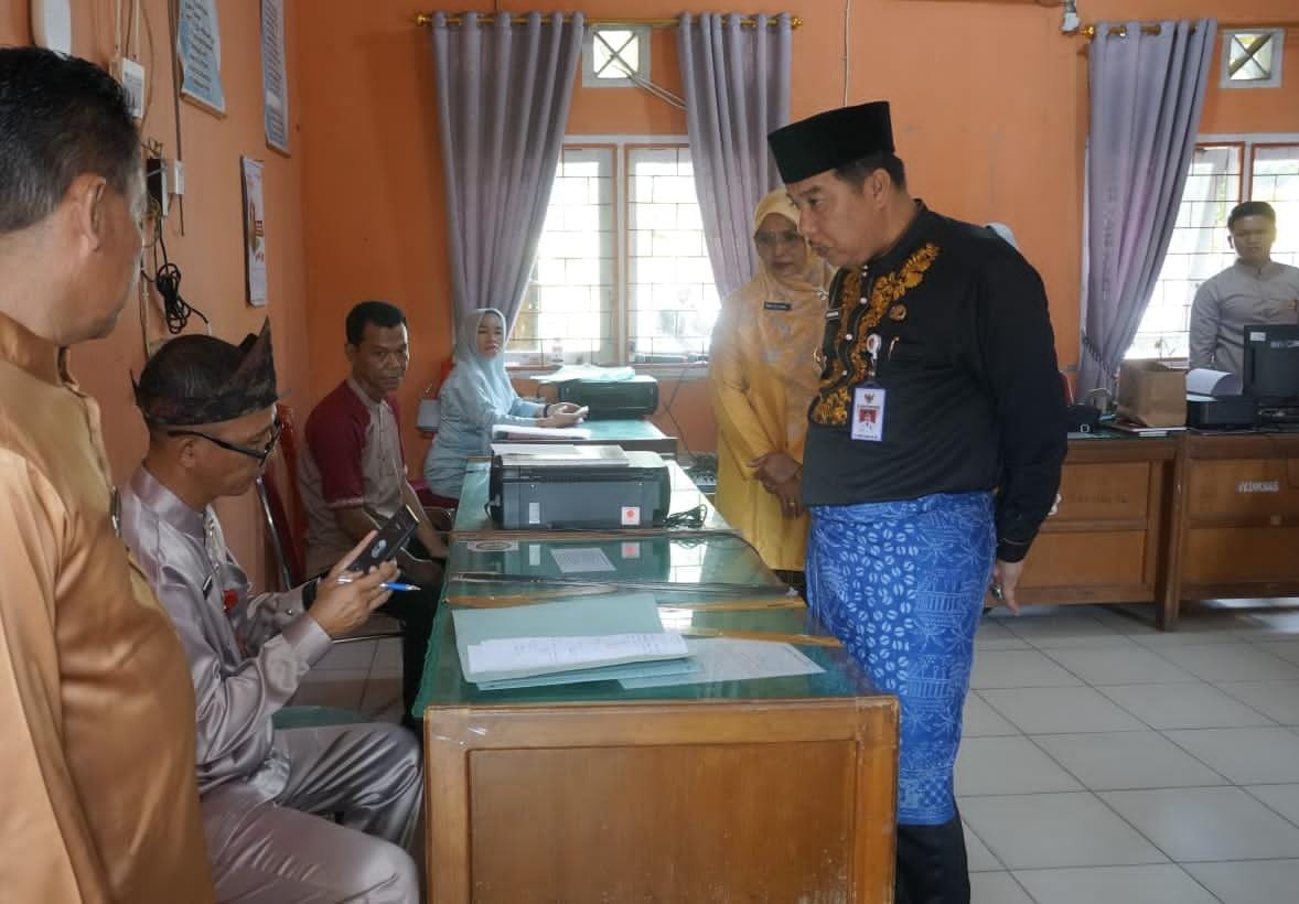 Hari Perdana Kerja 2024, Pj Bupati Merangin Sidak Ke Kantor-kantor Pelayanan Masyarakat