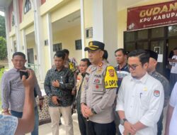 Hari Pertama Kerja Kapolres Sarolangun AKBP Budi Prasetya Cek Gudang Logistik KPU