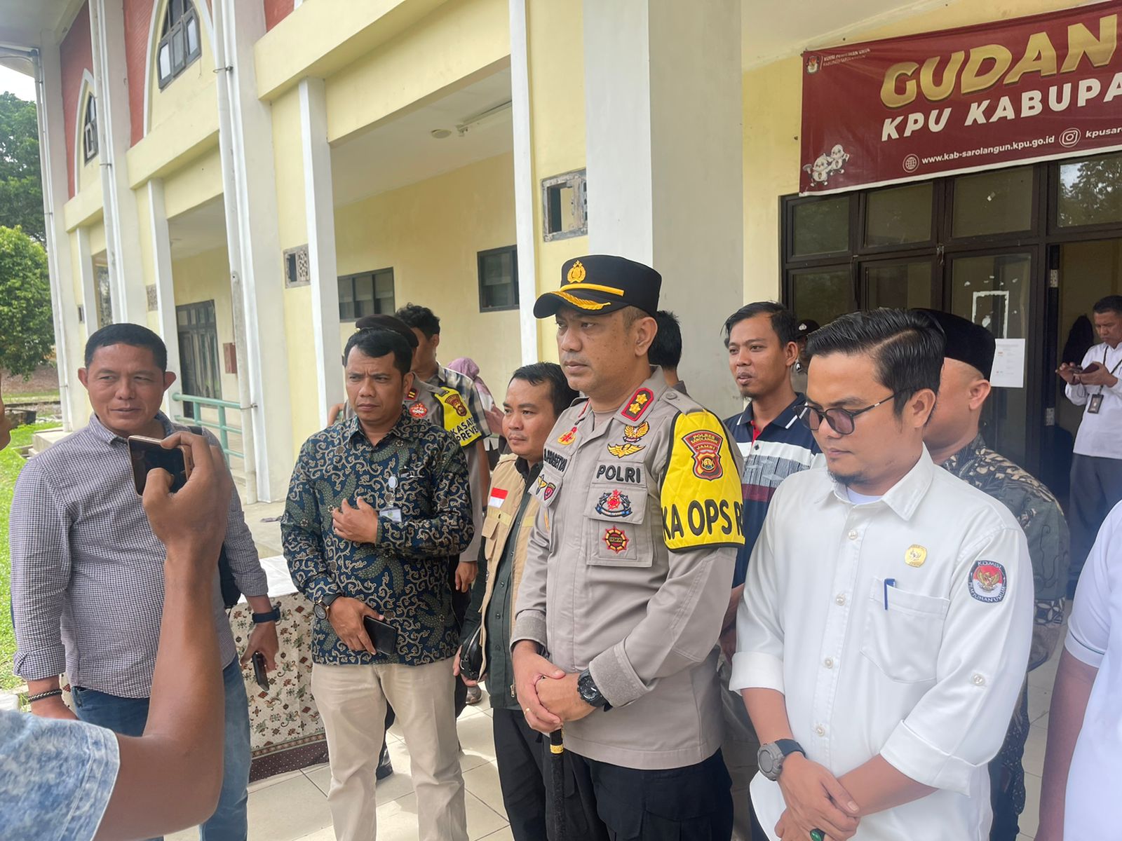 Hari Pertama Kerja Kapolres Sarolangun AKBP Budi Prasetya Cek Gudang Logistik KPU