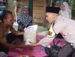 Team Jumat berkah dan Polsek Tabir Selatan Sambangi dan Mendata Berkas Kesehatan Warganya 