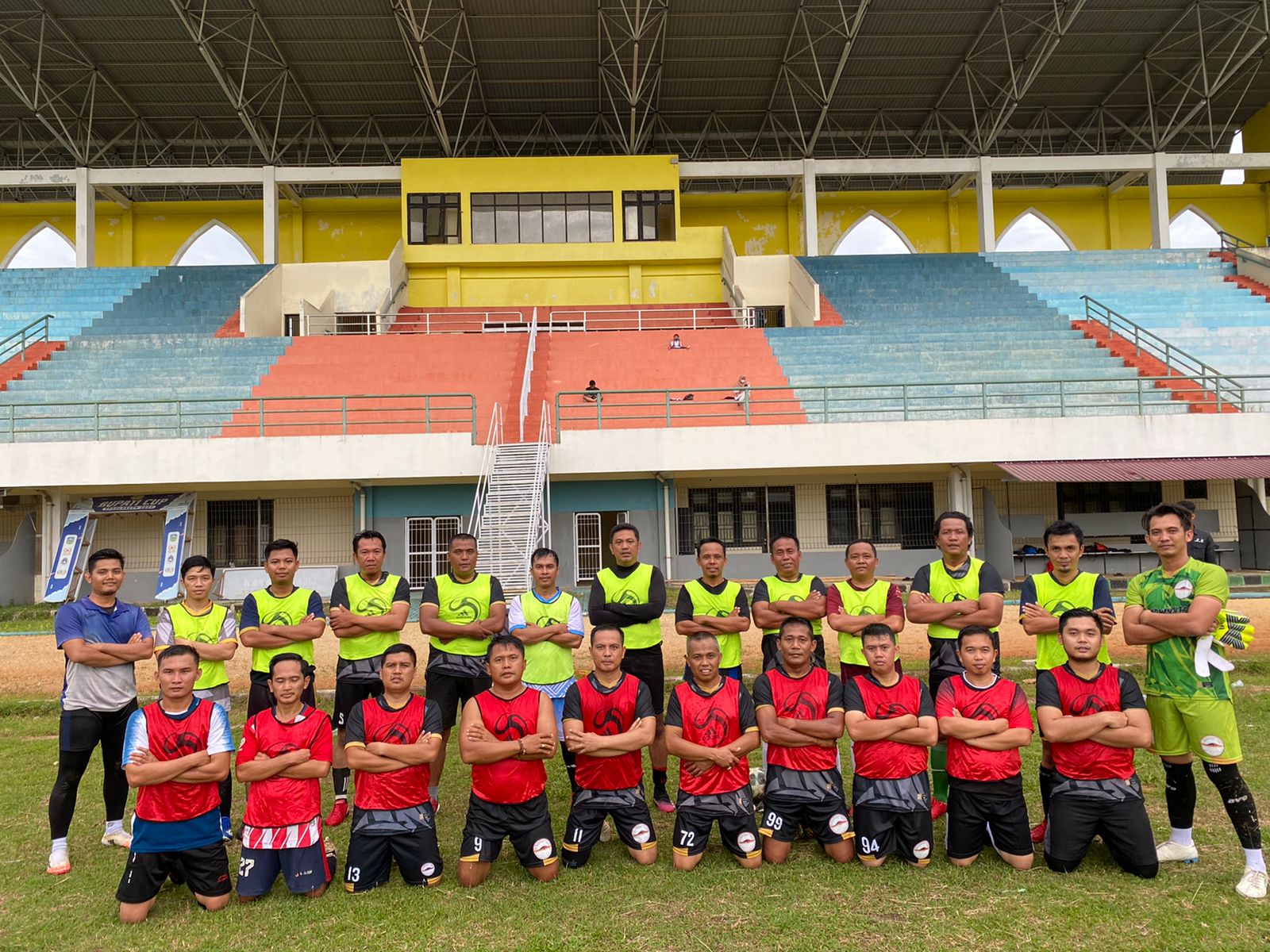 Jalin Silaturahmi jaga situasi Kamtibmas, Kapolres Sarolangun Turun Kelapangan Bola, 2 Gol Disumbangkan 