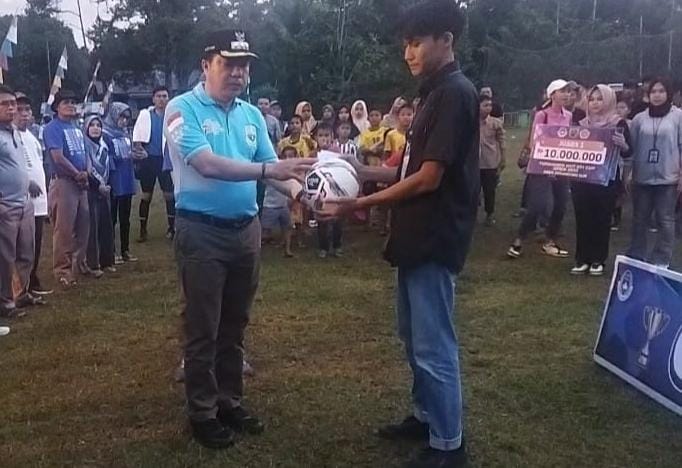 Kesebelasan JJA X DD Juara Turnamen HUT KTI Cup Turnamen Ditutup Pj Bupati Merangin H Mukti