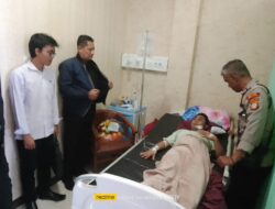 Empati Dengan Warga, Panit Binmas Polsek Cempaka Putih Jenguk Warganya yang Sakit