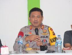 Kapolres Sarolangun AKBP Budi Prasetya, S.IK.,M.Si Dengarkan Curhatan Warga Desa Pelawan Jaya 