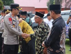 Kapolres Sarolangun Bersama Ibu Ketua Bhayangkari Cabang Sarolangun Kunker ke Polsek Batang Asai