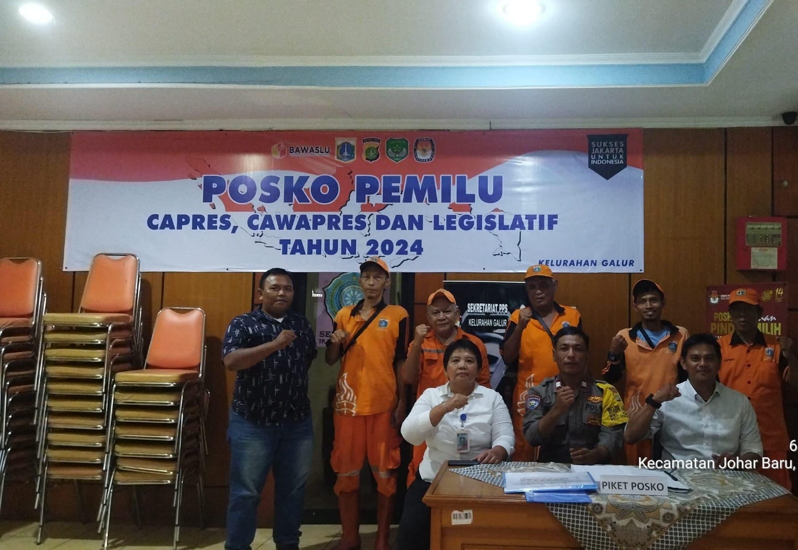 Wujudkan Pemilu Damai 2024, Bhabinkamtibmas Kelurahan Galur Sambang Posko Pemilu 2024