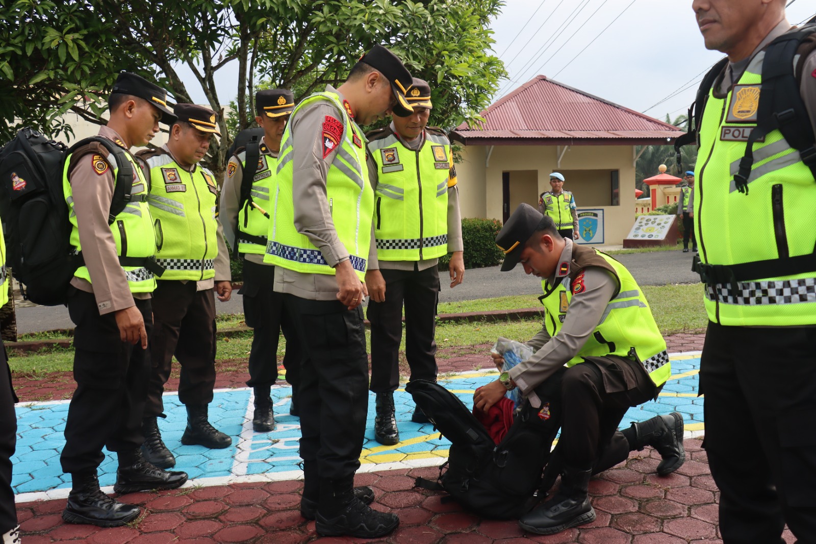 Kapolres Sarolangun AKBP Budi Prasetya, S.IK, M.Si Pimpin Pergeseran Pasukan Pengamanan TPS