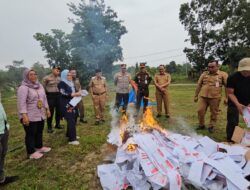 Kapolres Tebo Akbp l Wayan Arta Ariawan SH. S. Ik. MH Musnahkan Surat  Surat Lebih Dan Rusak Di wilayah Kab Tebo