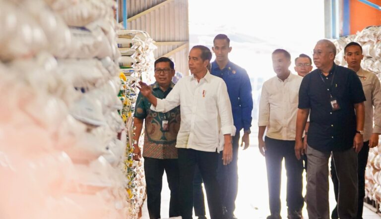 Kapolres Metro Bekasi Dan Dandim 0509 Bekasi Pastikan Keamanan Kunjungan Presiden Joko Widodo ke Gudang Bulog Cibitung