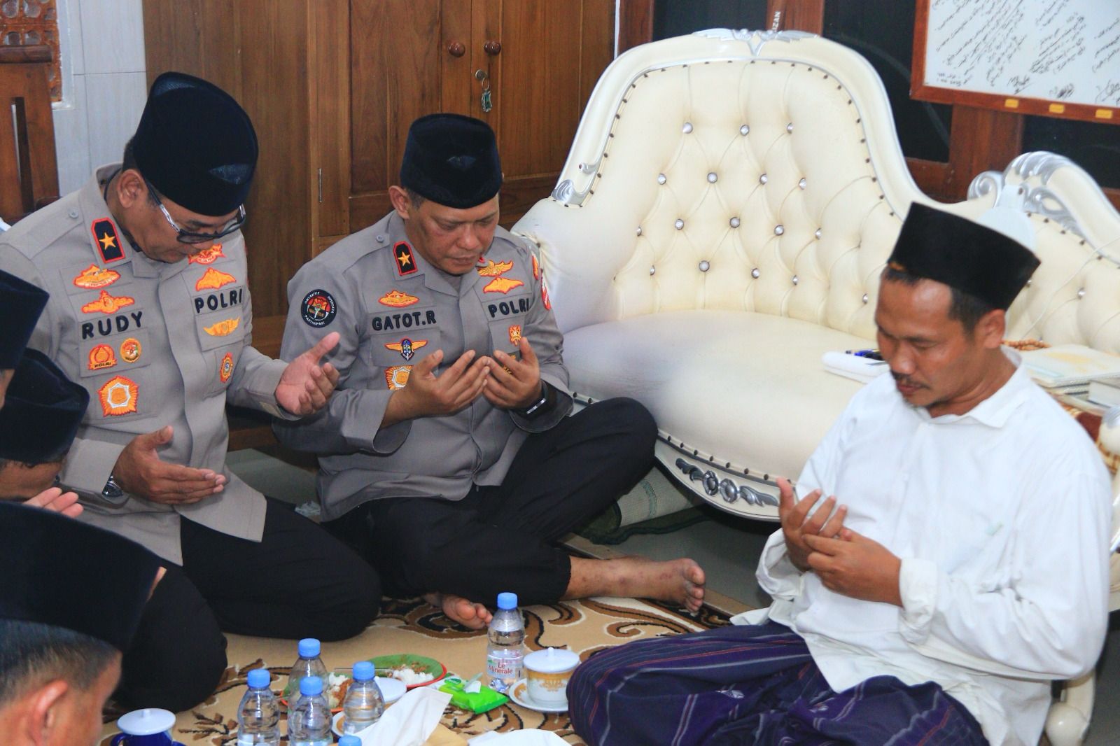 Gus Baha Apresiasi Polri Wujudkan Pemilu Aman dan Damai, Minta Masyarakat Terus Jaga Kerukunan 