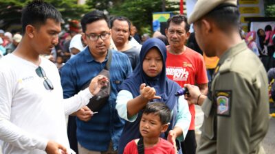 Bey Machmudin Tinjau Gerakan Pasar Murah di Majalengka