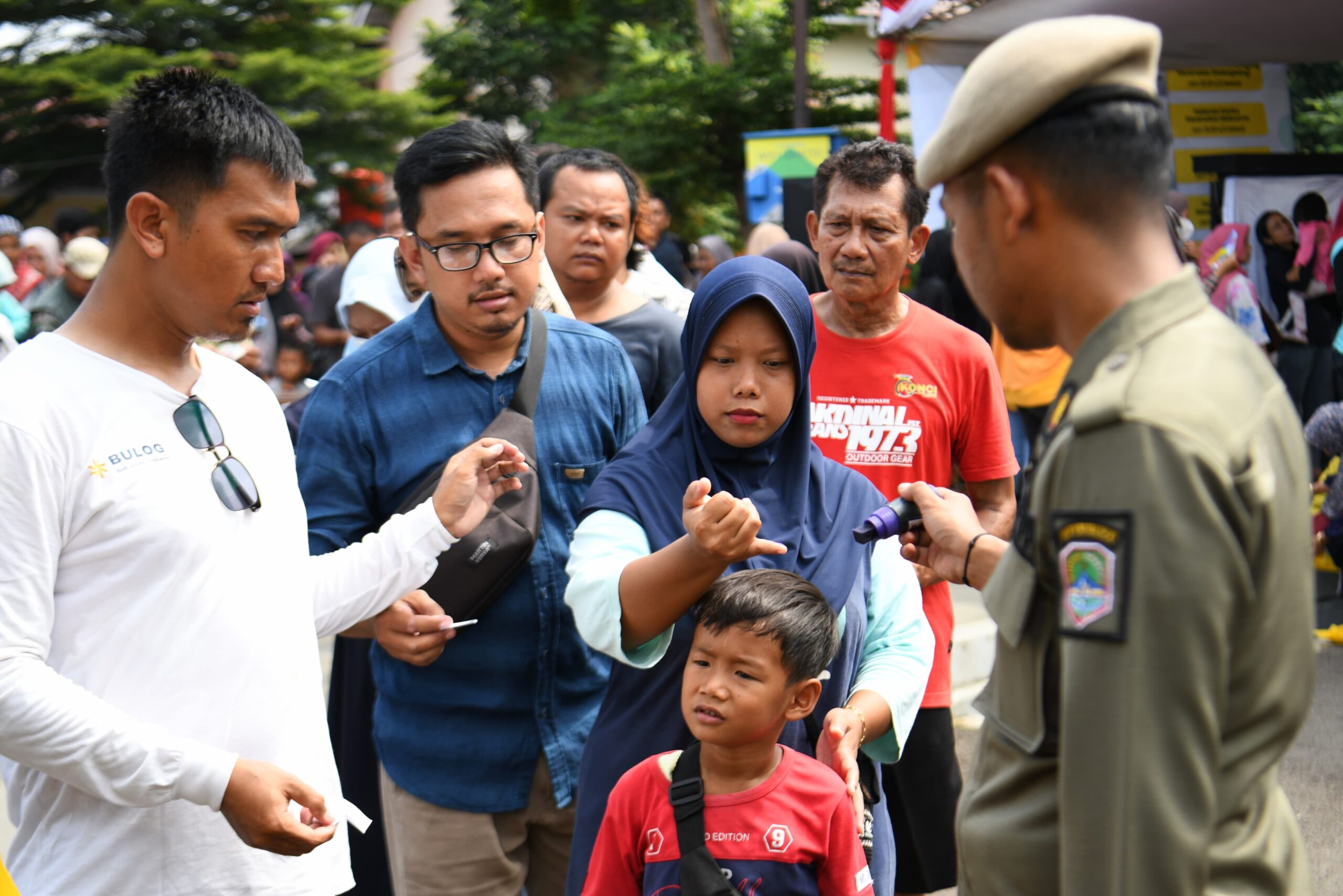 Bey Machmudin Tinjau Gerakan Pasar Murah di Majalengka