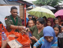 Peduli Sesama, BEM Unindra Bakti Sosial Bagikan Ratusan Nasi Box Gratis ke Masyarakat Slum Area