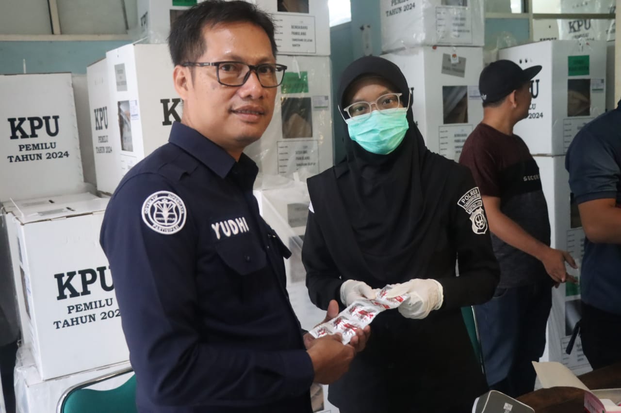 Bakti Kesehatan Dokkes Polres Tangsel di PPK Pamulang