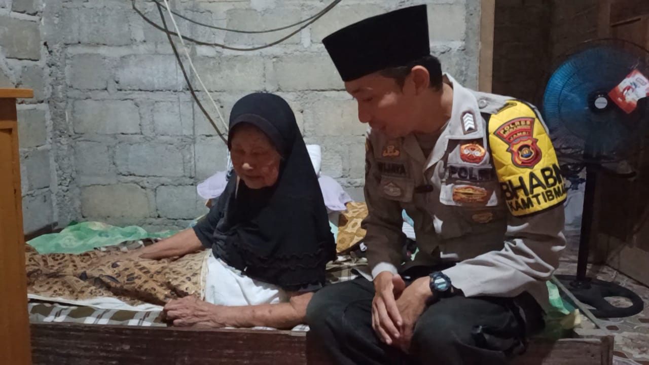 Bakti Anak cucu pada Sumirah mendapat Apresiasi dari Tim Jum’at Berkah