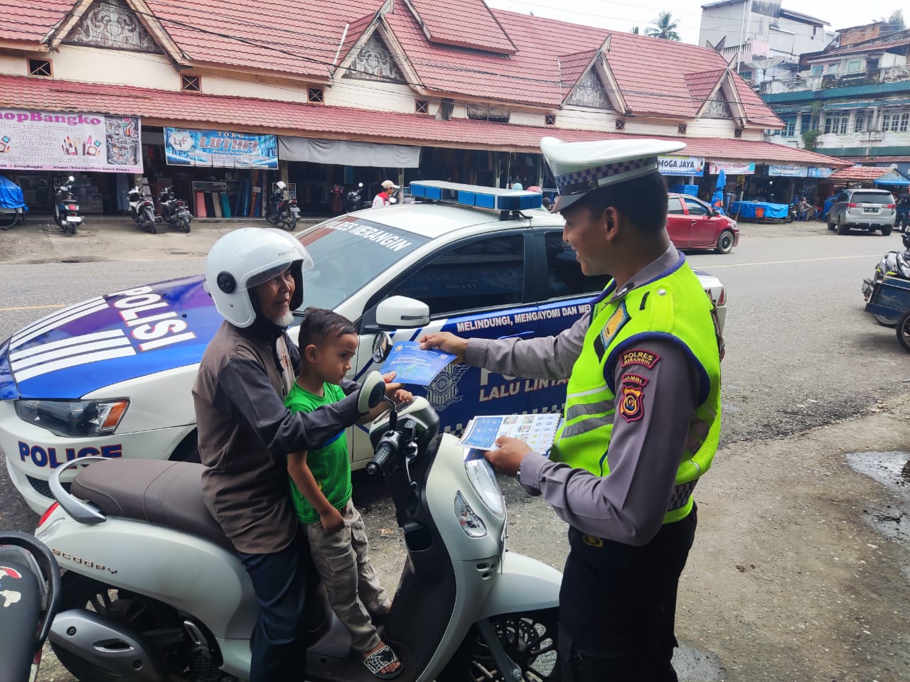 Polres Merangin Sosialisasikan Operasi Keselamatan Siginjai 2024 Pada Pengguna Jalan