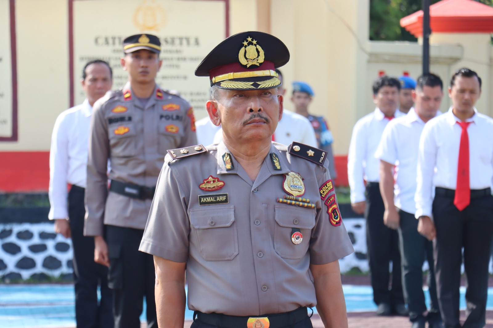 Kapolres Sarolangun Pimpin Upacara Korps Raport Kenaikan Pangkat Pengabdian Personelnya 