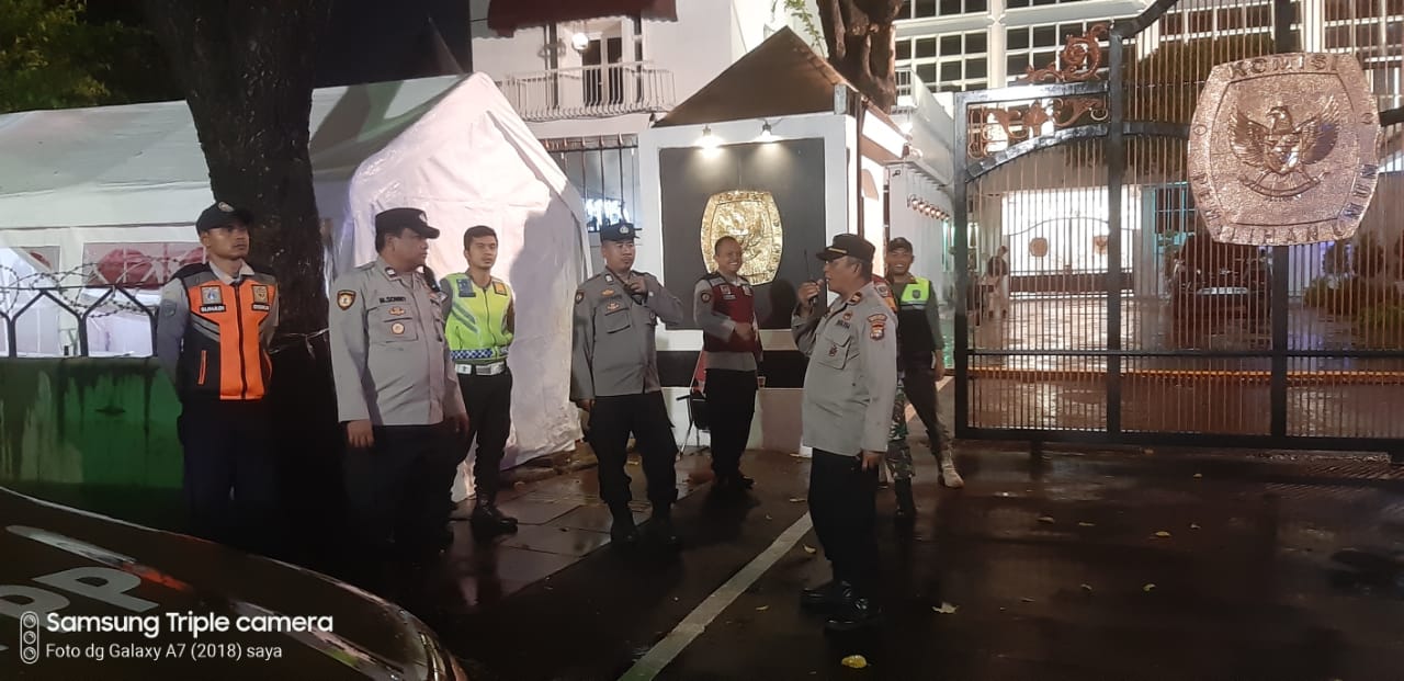 CEGAH AKSI TAWURAN, POLRES METRO JAKARTA PUSAT DAN POLSEK JAJARAN GENCARKAN PATROLI GABUNGAN 3 PILAR