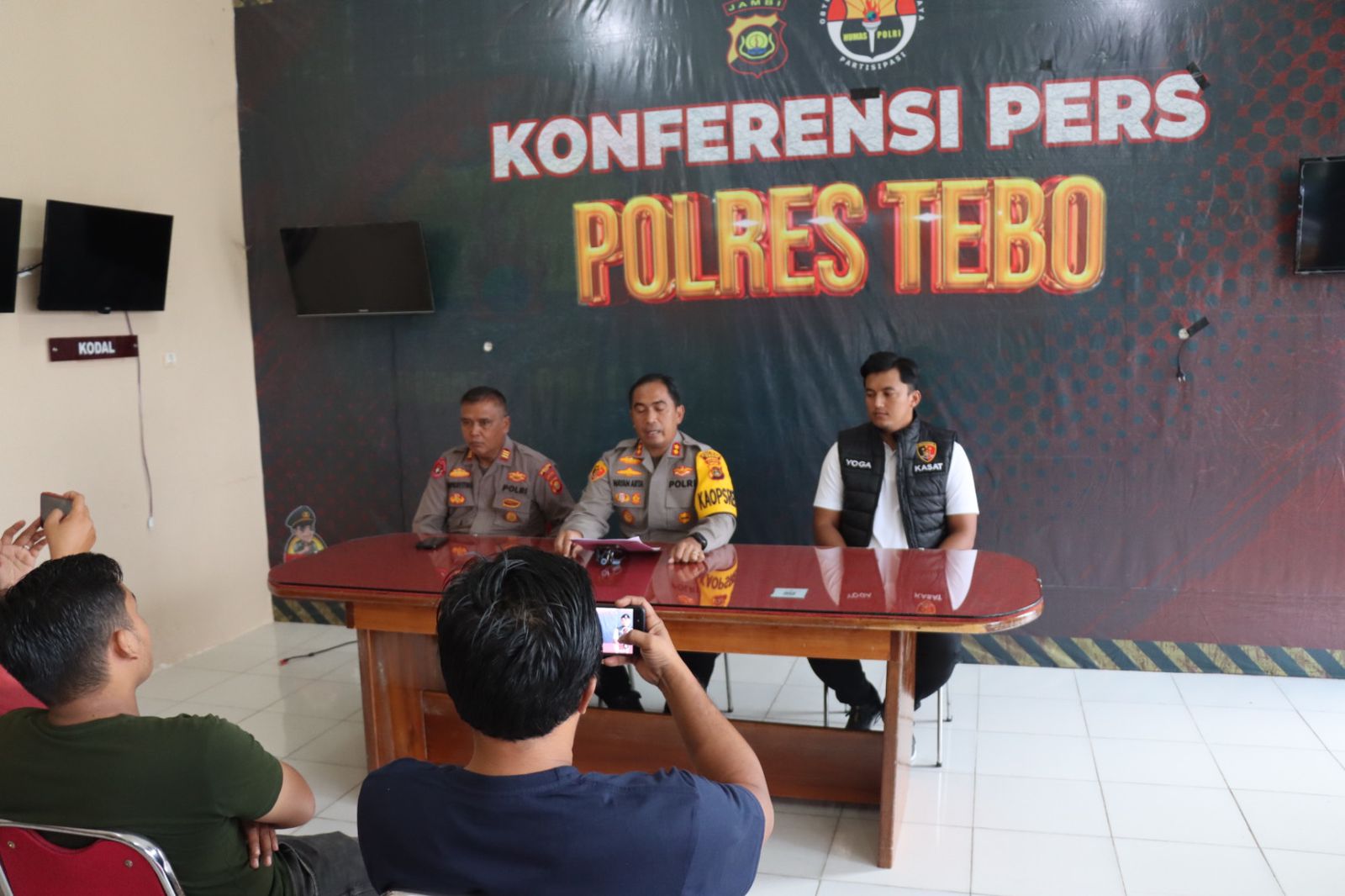 Kapolres Tebo Akbp I Wayan Arta Ariawan S. H. S. Ik. MH . pimpin Release Terkait Dugaan Kekerasan Terhadap Anak Di Pondok Pesanren