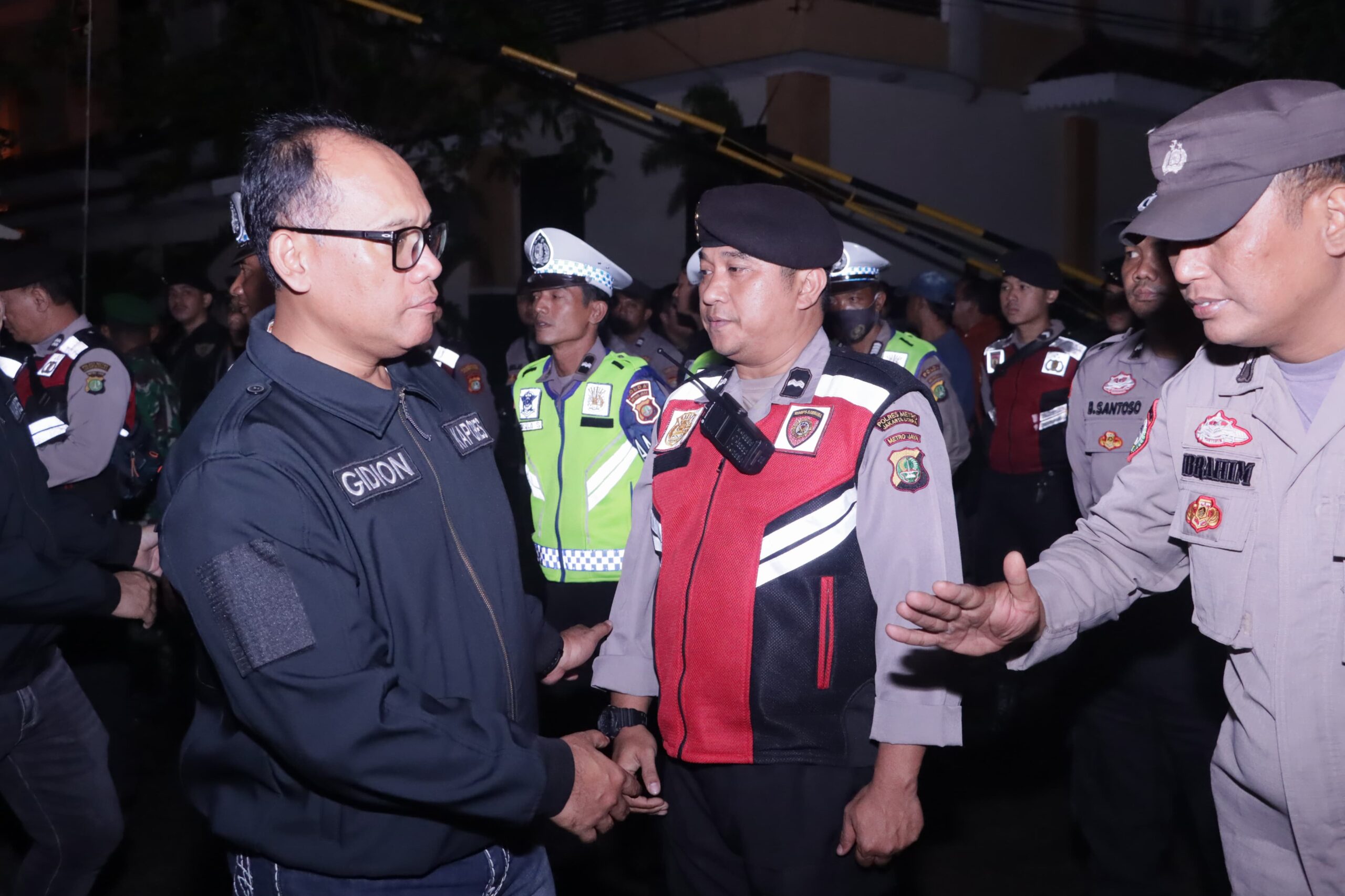 KAPOLRES METRO JAKARTA UTARA PIMPIN APEL PATROLI SKALA BESAR